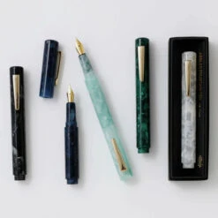 Hightide Attache Marbled Fountain Pen
