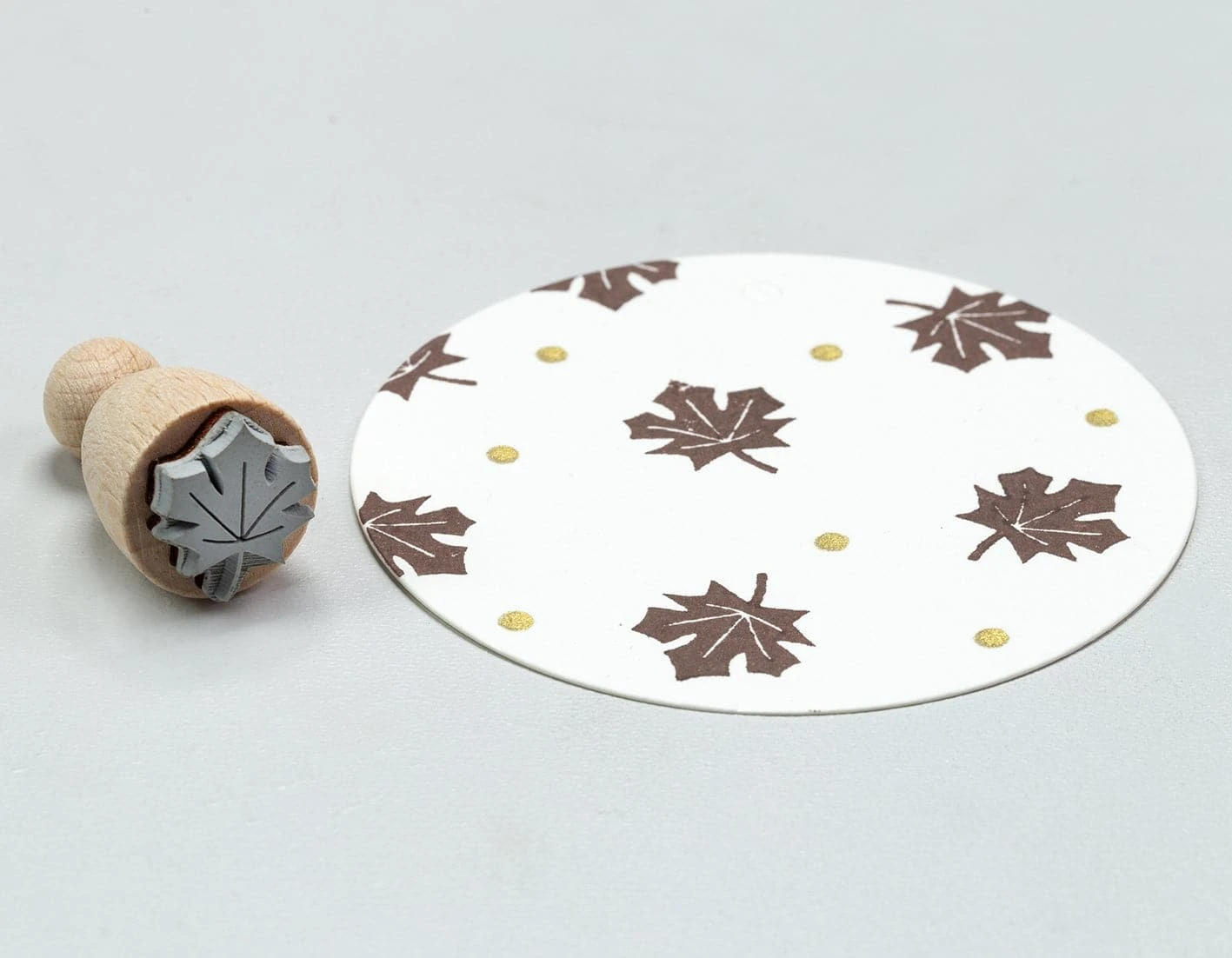 Perlenfischer Stamp - Maple Leaf 1 Perlenfischer Stamp - Maple Leaf