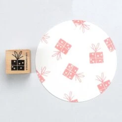 Perlenfischer Stamp - Small Gift With Bow