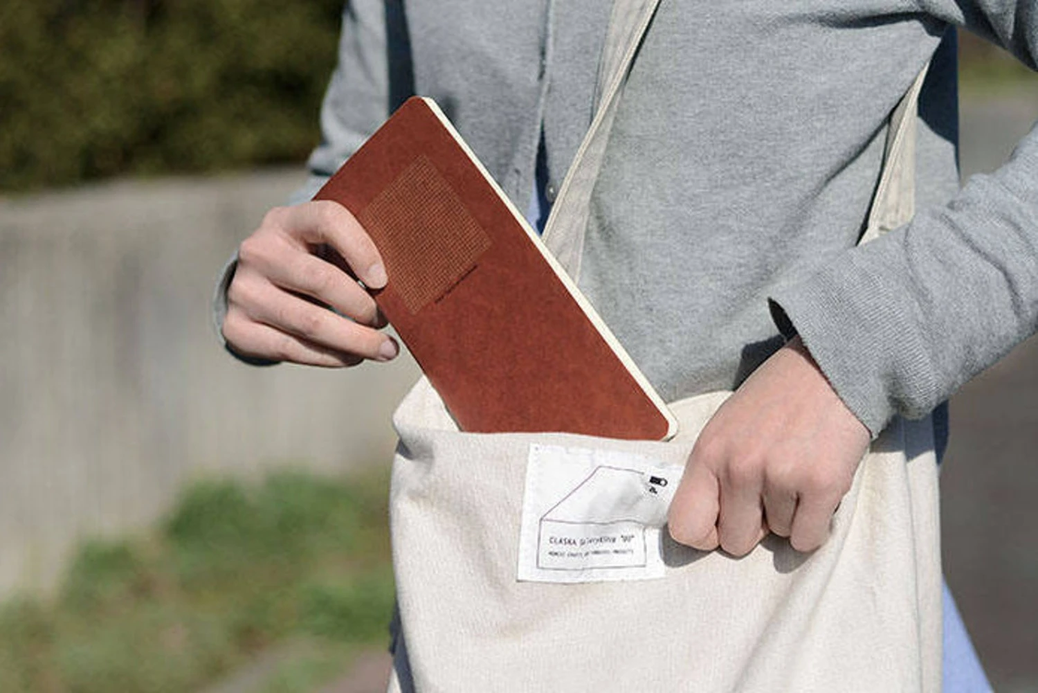 Yamamoto Paper RO-BIKI NOTE 2mm Grid Notebook 5 Yamamoto Paper RO-BIKI NOTE 2mm Grid Notebook - Image 5