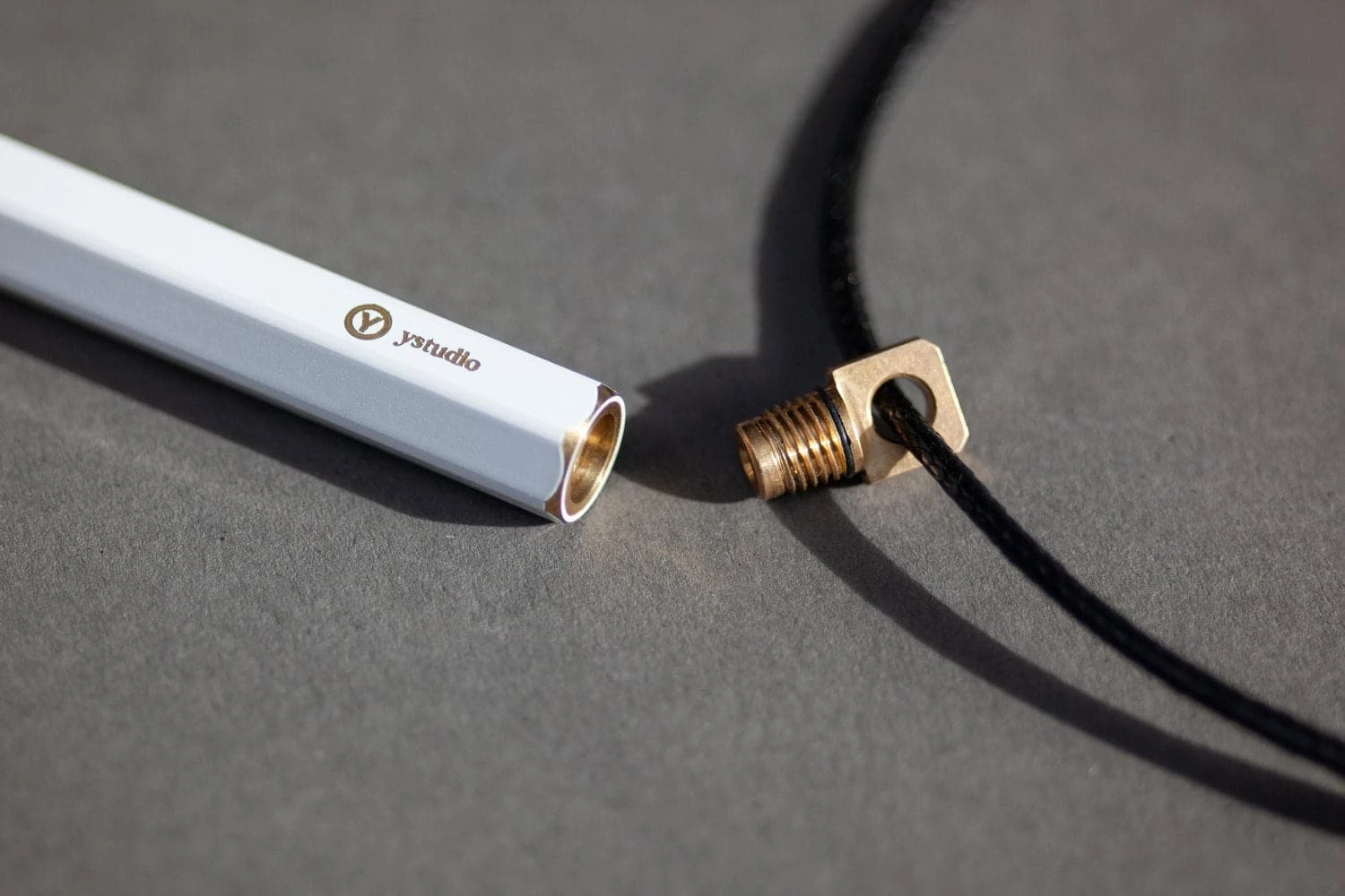 Ystudio Portable Ballpoint Pen 3 Ystudio Portable Ballpoint Pen - Image 3